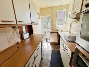 Kitchen- click for photo gallery